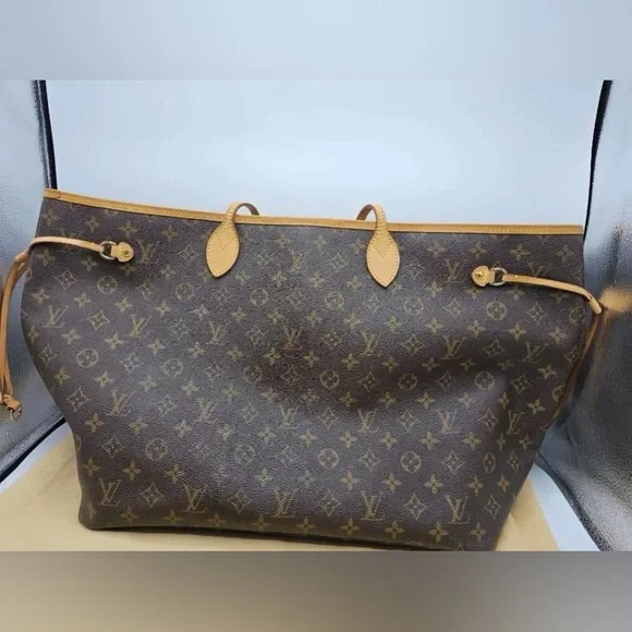 Louis Vuitton Neverfull GM - Picture 2 of 16